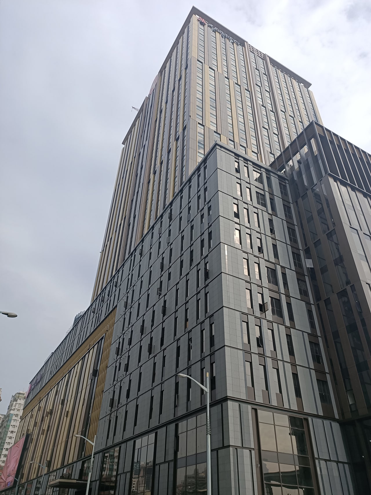 E-Da Asia Plaza Commercial Building-2